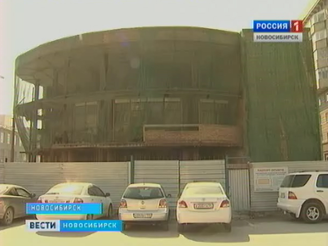 Кому будет принадлежать недостроенное здание театра Афанасьева?