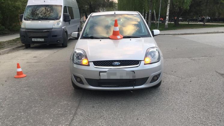 Двое несовершеннолетних попали под колёса автомобилей в Новосибирске