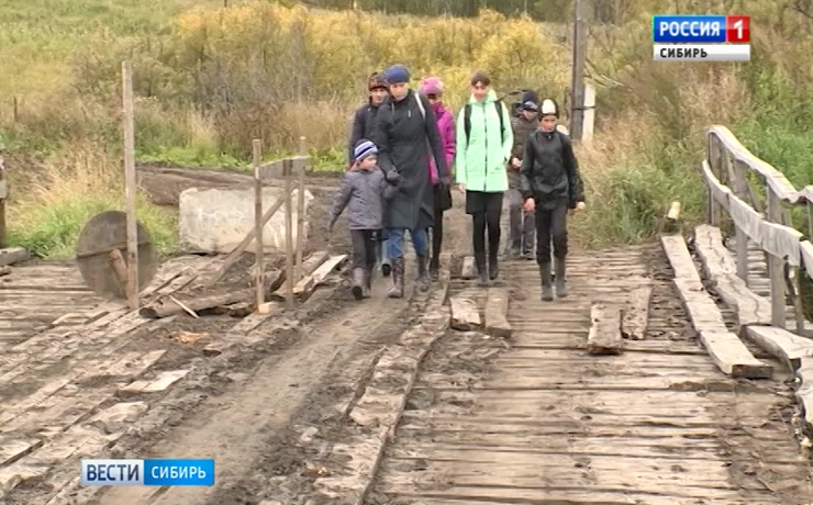 Жители деревень в Омской области рискуют остаться отрезанными от мира из-за аварийного моста