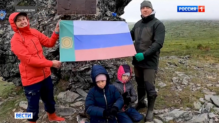 Житель Абакана установил флаг Хакасии на перевале Дятлова