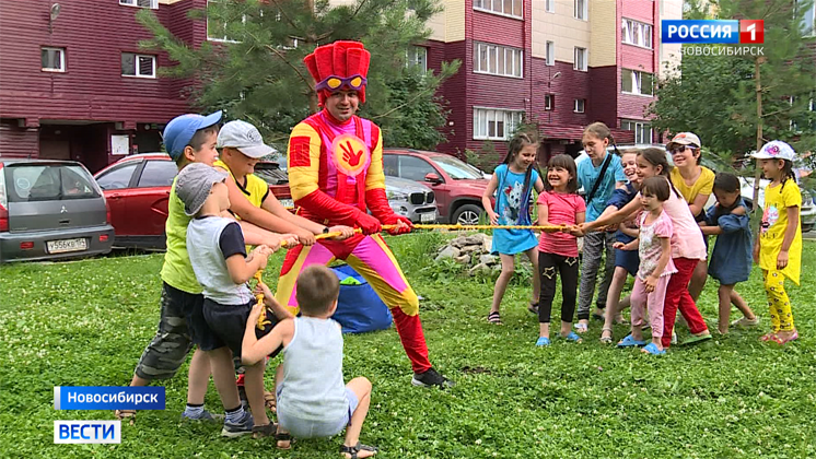 Горожане поздравляют друг друга с присвоением Новосибирску звания «Города трудовой доблести»