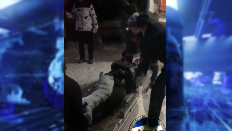 В Новосибирске спасатели пришли на помощь подростку с переломом бедра