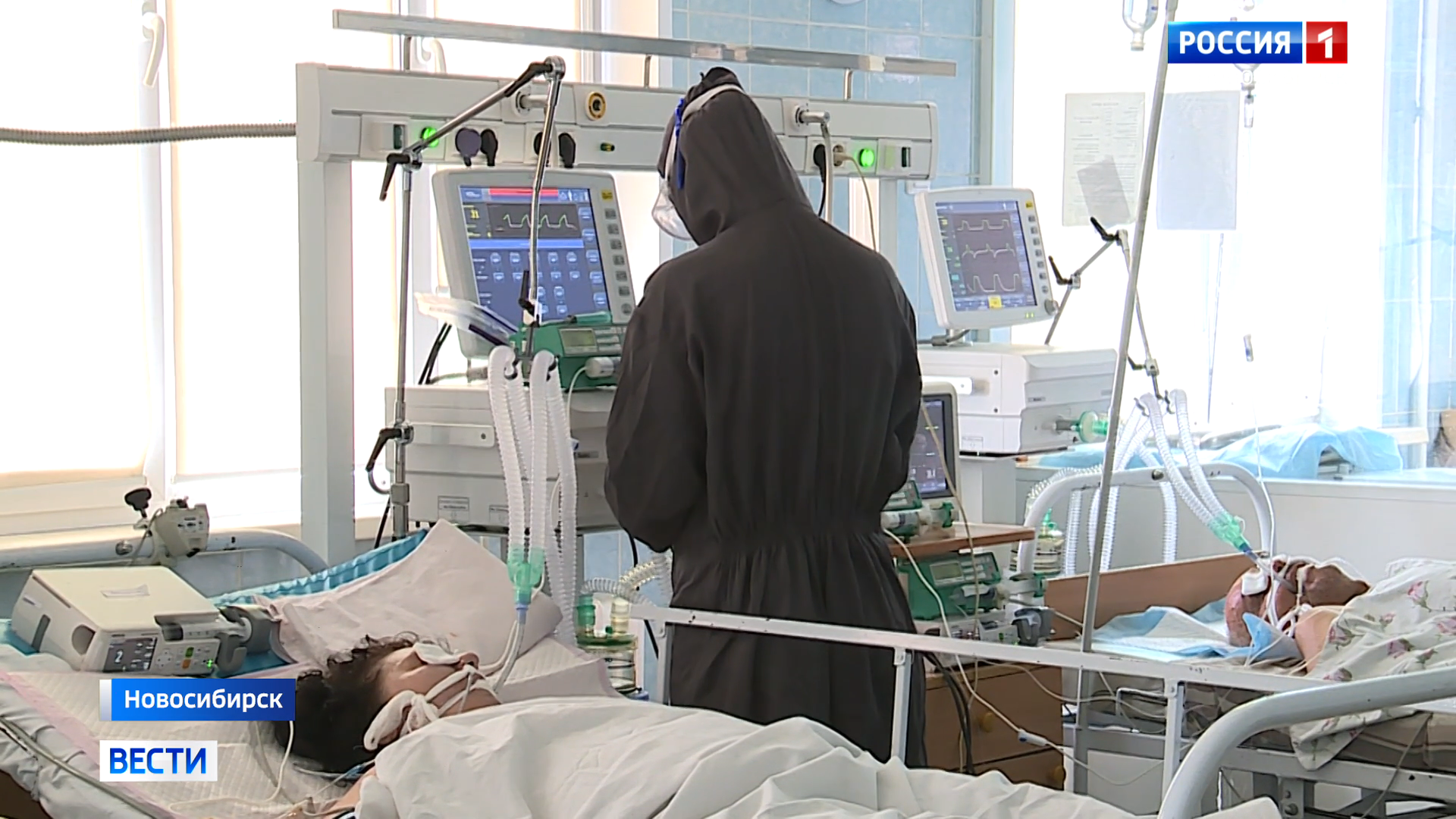 Врачи борются за жизни новосибирцев в ковид-госпиталях