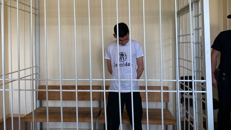 В Новосибирске суд арестовал обвиняемого в жестоком убийстве своей 17-летней возлюбленной