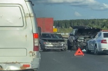 Новосибирские водители встали в 8-километровую пробку на Северном объезде
