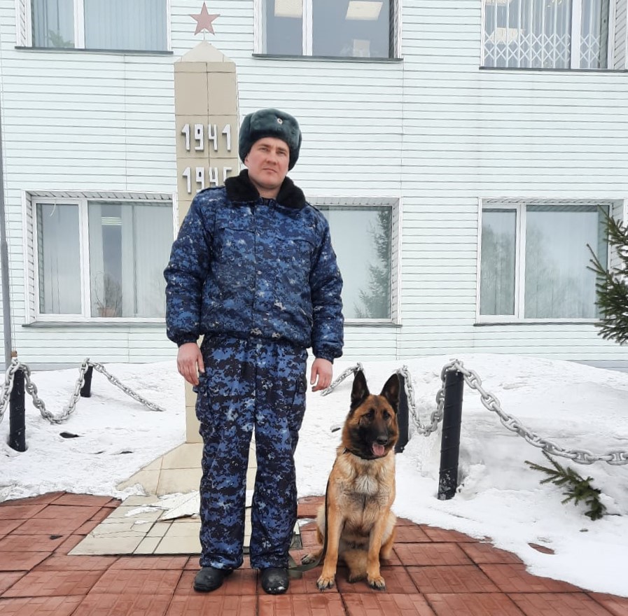Евгений Переславский и Зера.jpg Евгений Переславский и Зера.jpg