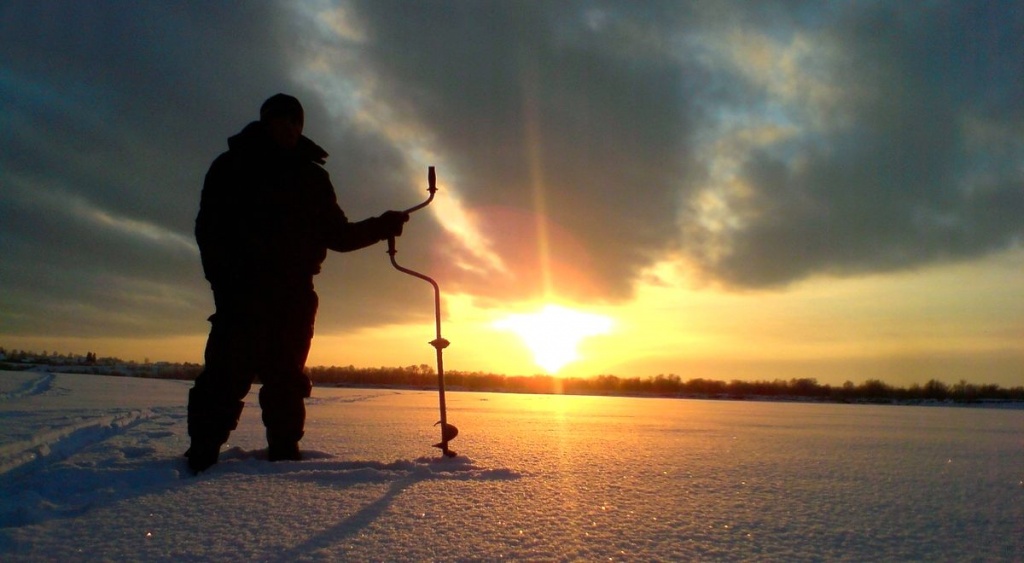ловить-рыбу-зимой.jpg