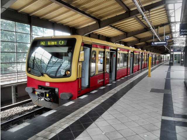 legkoe_metro_berlin.gif
