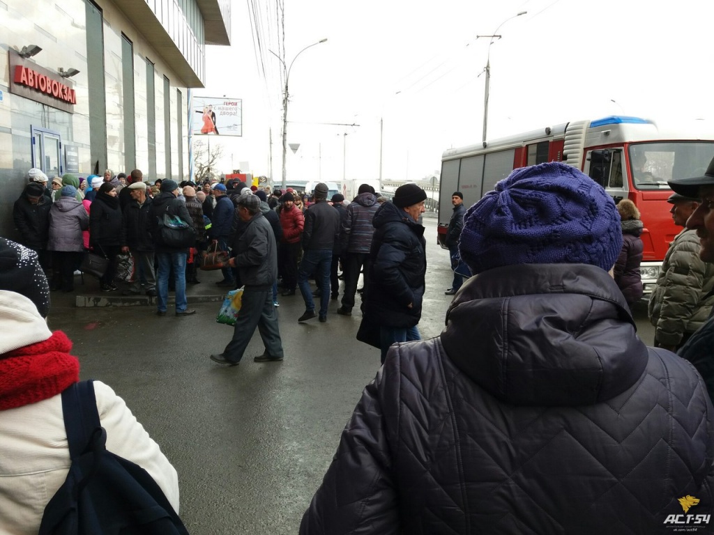 В Новосибирске эвакуировали аэропорт Толмачево В Новосибирске эвакуировали аэропорт Толмачево