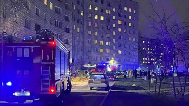 В Новосибирске во время тушения пожара в квартире нашли тело мужчины
