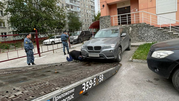 Новосибирец выплатил долг 200 тысяч рублей только после ареста BMW Х3