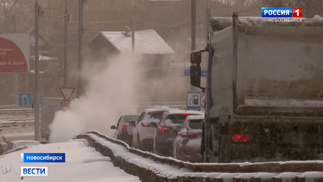 Андрей Травников поручил двум министерствам региона помочь с уборкой снега в Новосибирске