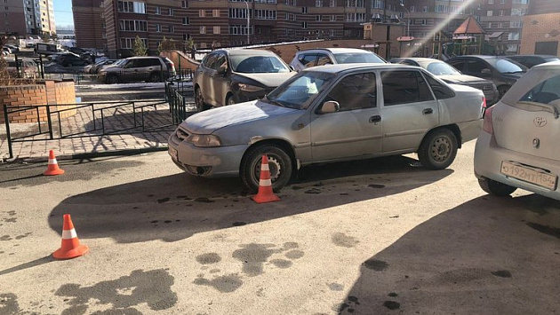 Двое детей попали под колеса машин в Новосибирске 1 апреля 