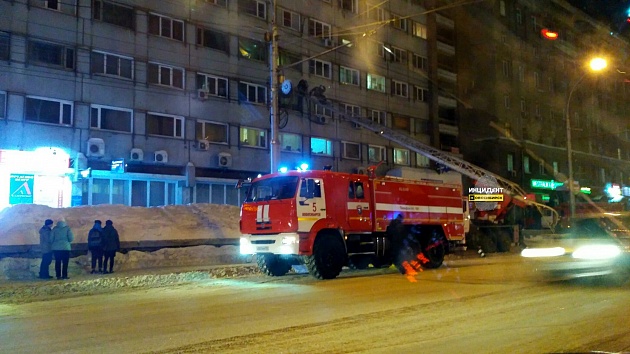 В Новосибирске пожарные спасли человека-паука