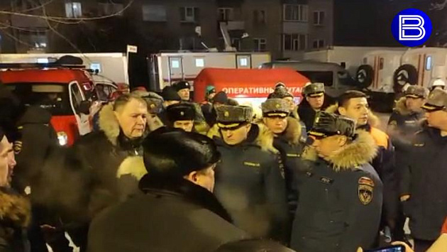 Глава МЧС России Александр Куренков прибыл на место взрыва газа в доме Новосибирска
