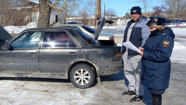В Новосибирской области приставы арестовали автомобиль Toyota Carina
