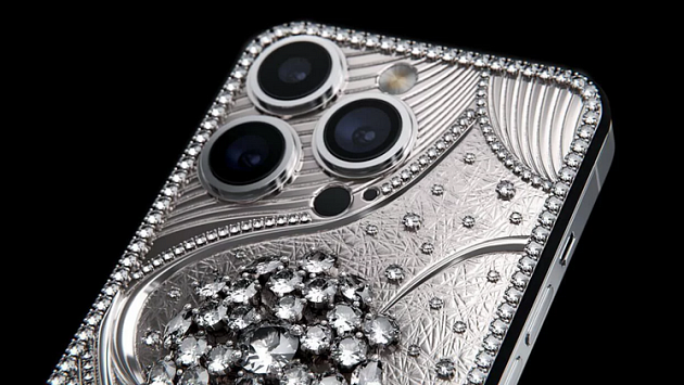 iPhone с бриллиантами за 50 миллионов рублей выставили на продажу в Новосибирске