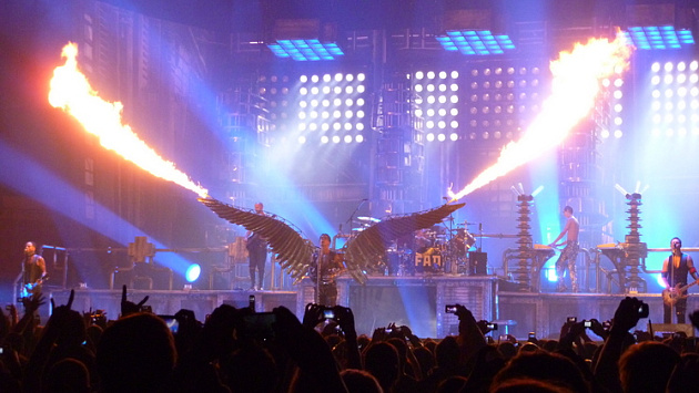 Солист группы Rammstein Тилль Линдеманн отменил свой концерт в Новосибирске
