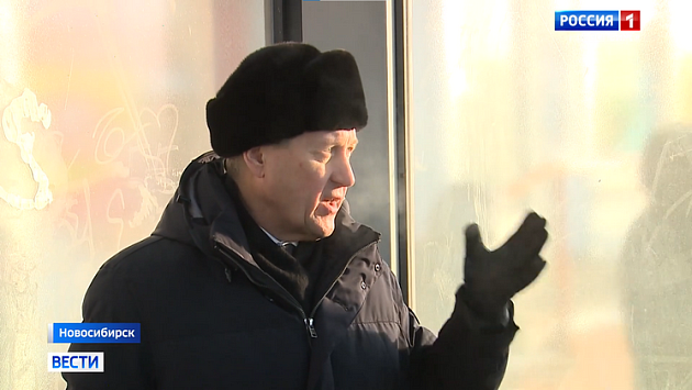 Мэр Новосибирска запретил ставить металлические лавочки на остановках города