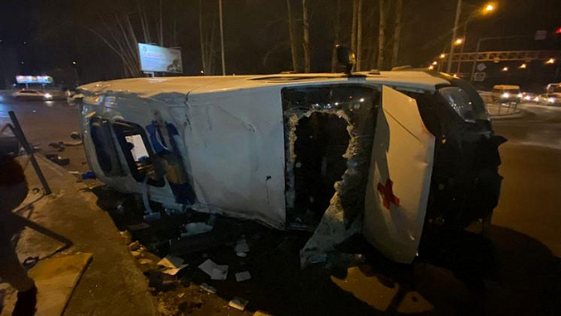 Пьяный водитель протаранил машину скорой помощи в Новосибирске