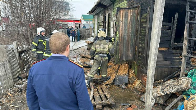 Две женщины и мужчина погибли в горящем доме в Первомайском районе Новосибирска
