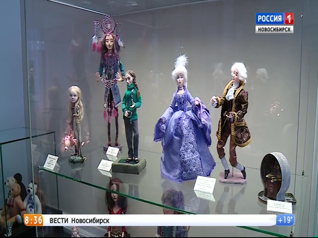 В Новосибирске открылась выставка авторской куклы