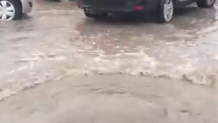 Потоп на площади Труда напугал жителей Новосибирска