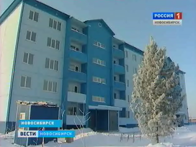 Жители общежития, год назад сгоревшего в Новосибирске, дожидаются ключей от новых квартир