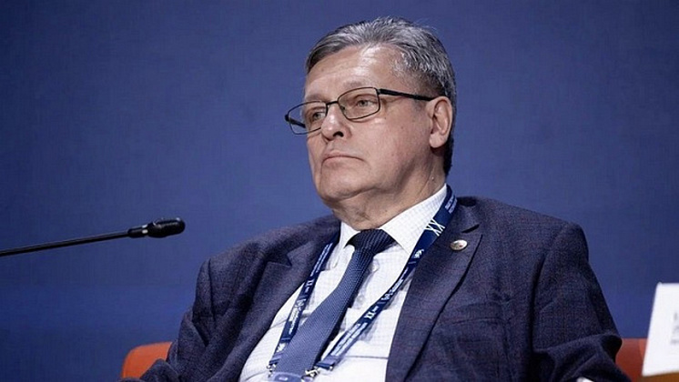 Рифат Сабитов высоко оценил работоспособность мессенджера MAX в других странах