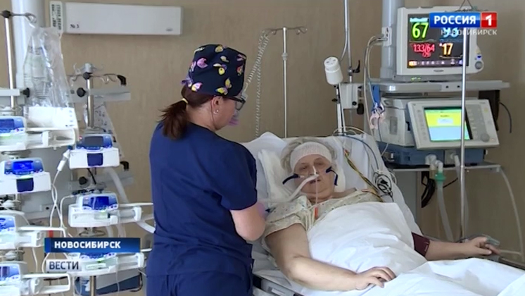 Новосибирские хирурги сумели спасти пациентку со сложнейшим заболеванием
