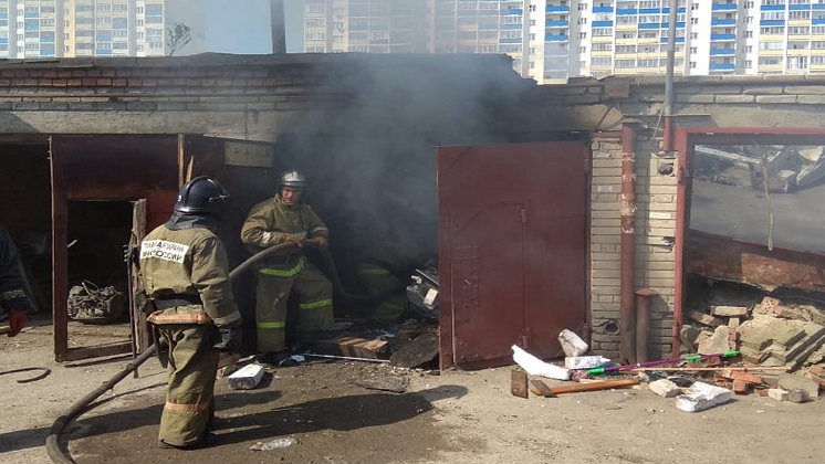 Двух пострадавших из-за хлопка газа госпитализировали в ожоговый центр в Новосибирске