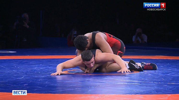 На международном турнире по греко-римской борьбе новосибирцы взяли четыре медали 