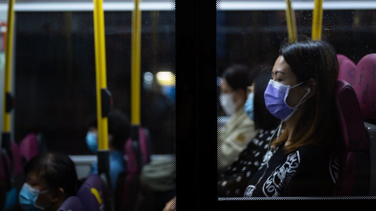 Оперштаб по COVID-19 порекомендовал новосибирцам снова надевать маски в пассажирском транспорте