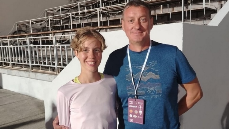 Золото чемпионата России на 10 тысяч метров выиграла бегунья из Новосибирска