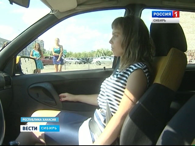 В России предлагают ввести наказание для родителей, которые оставляют своих детей в запертой машине