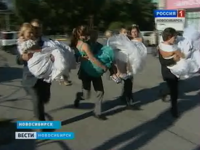 Новосибирск - город свадебный. Почему именно к нам приехали молодожены со всей России?