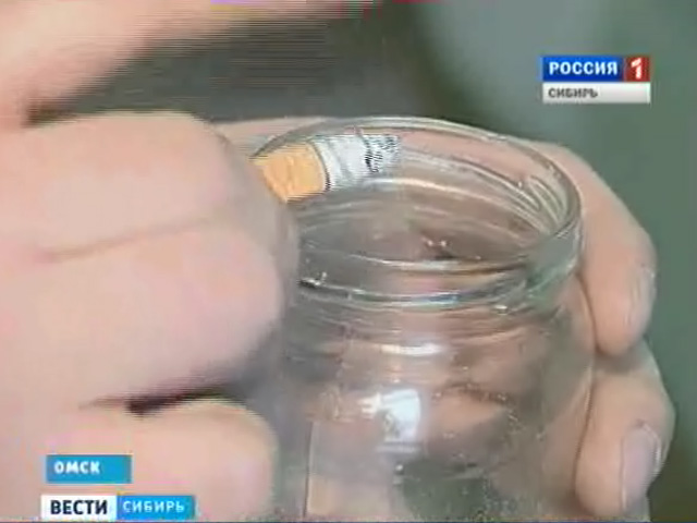 В Омске ищут способы борьбы с курящими в подъезде соседями