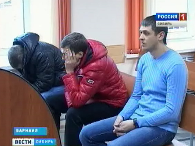 Три сотрудника УФМС Алтайского края проведут несколько лет в колонии строгого режима