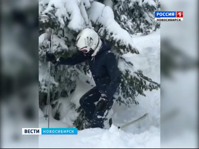 Новосибирские туристы спасли жизнь ребенка, который провалился в снег на склоне