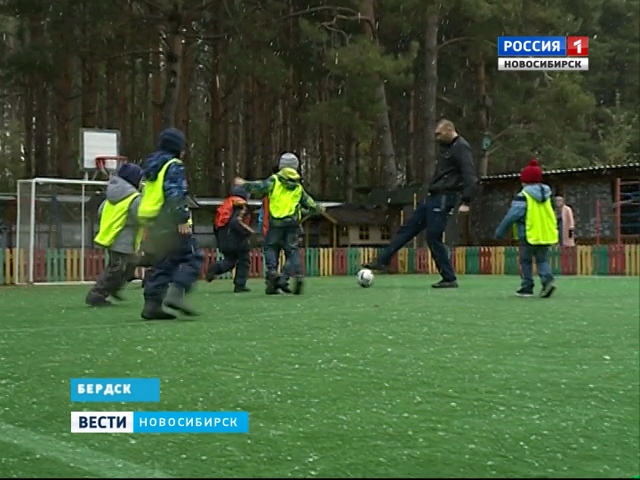 В детсаду Бердска появилась футбольная площадка с профессиональным покрытием