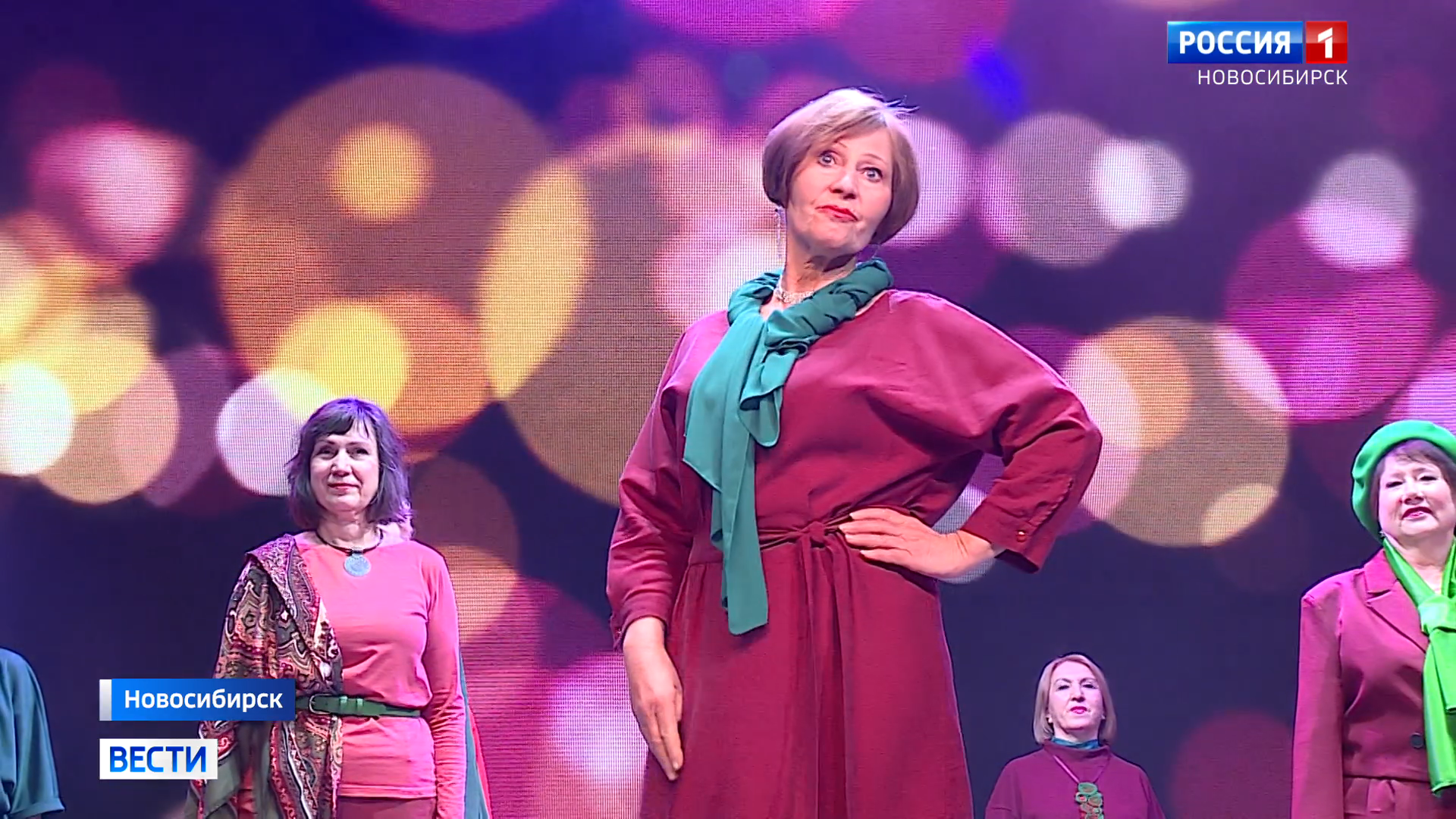 Почтенные дамы в возрасте от 50 до 86 лет провели показ мод в Новосибирске