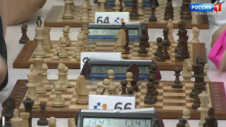 В Новосибирск на всероссийский турнир приехали шахматисты из 20 регионов страны