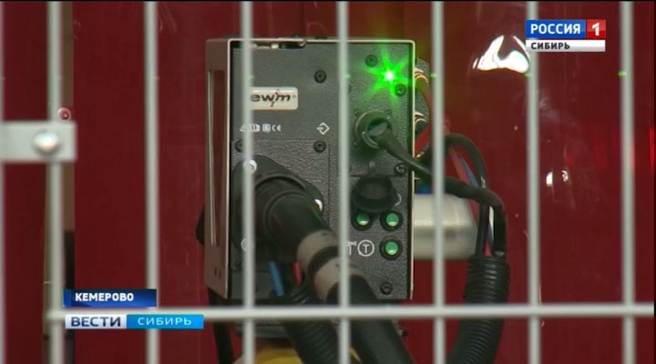 Робот-сварщик заменил рабочих на вредном производстве в Кемерове