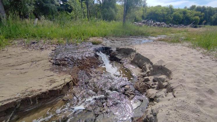 В Новосибирске фекалии хлынули в Обское водохранилище из-за прорыва коллектора