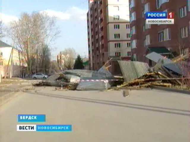 В Новосибирской области устраняют последствия воскресного урагана