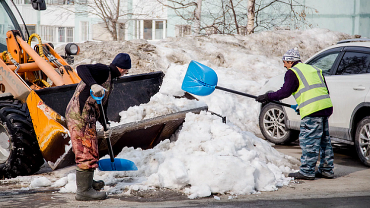 С каких улиц Новосибирска уберут снег днём 6 декабря