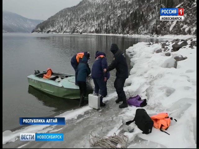 Несколько предметов с рухнувшего в Телецкое озеро вертолета обнаружено на Алтае