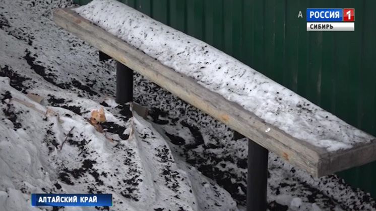 В селах Алтайского края выпал черный снег