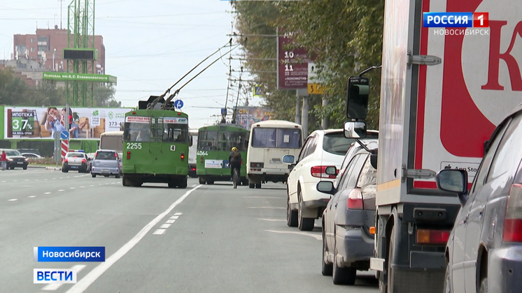 В Новосибирске ужесточили наказание за парковку автомобилей на двух улицах города