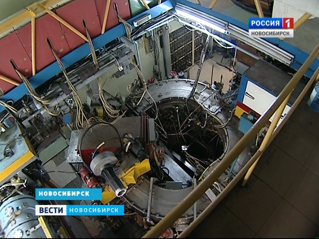 Новосибирским ученым удалось заглянуть внутрь протона